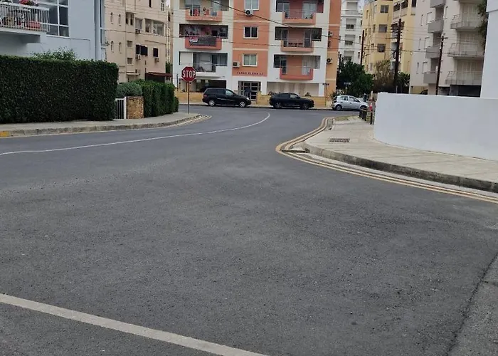 Center 2 * نيقوسيا